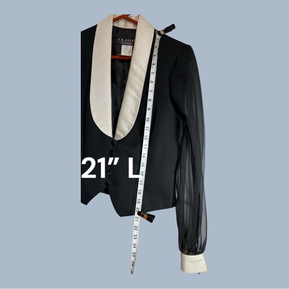 J.R. Nites Petites by Caliendo Tuxedo Short Waist Tailored Fit Jacket Top Size 8 - Picture 2 of 5